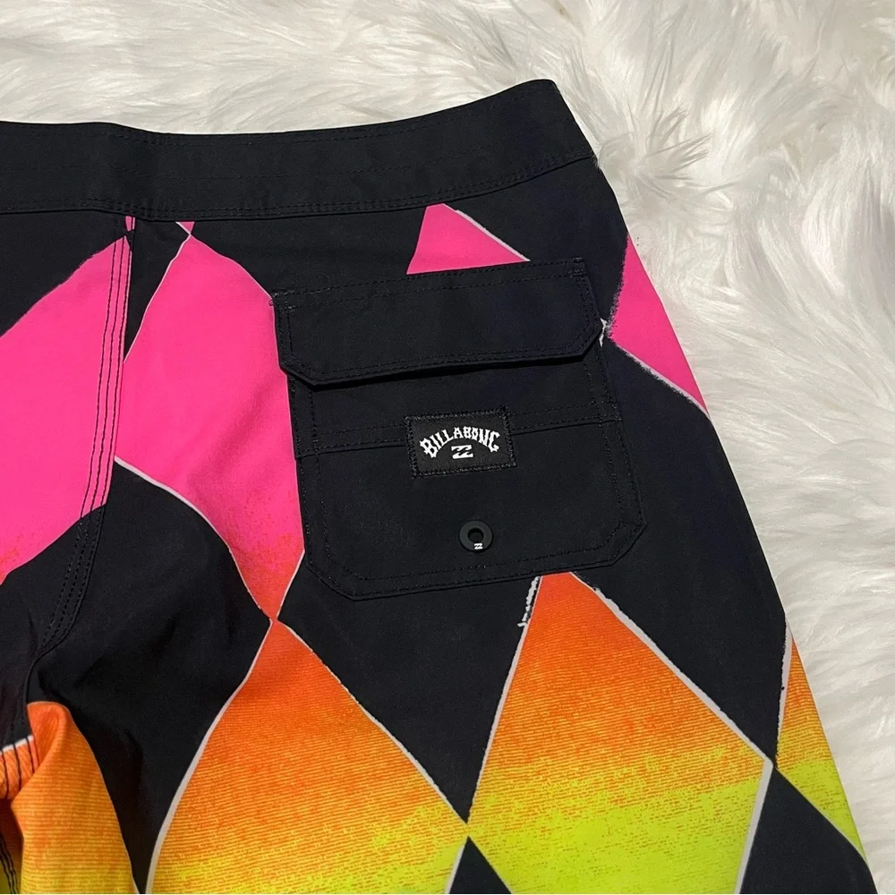 NEW BILLABONG Sundays Pro Neon Diamond Performance Board Shorts Boys Size 28 L